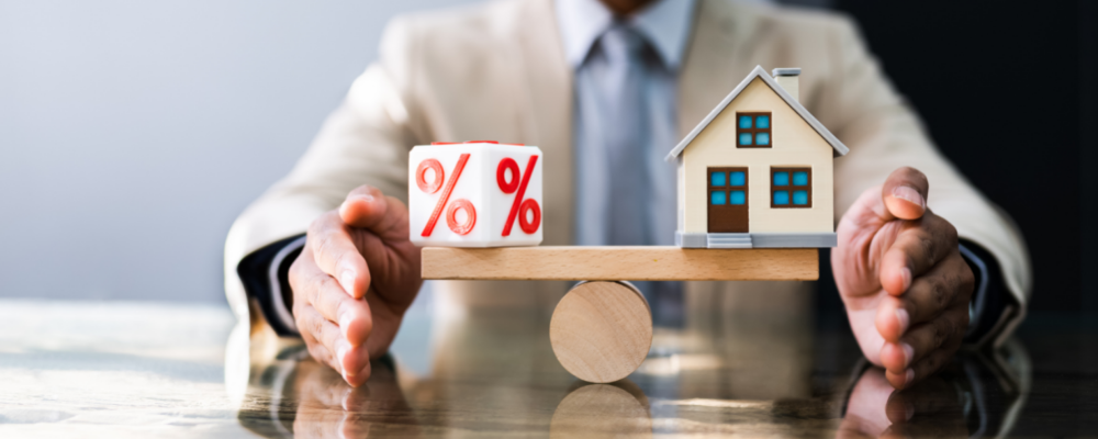 Hypotéky se v lednu posunuly blíž k 5 procentům. Co se sazbami udělá ČNB?
